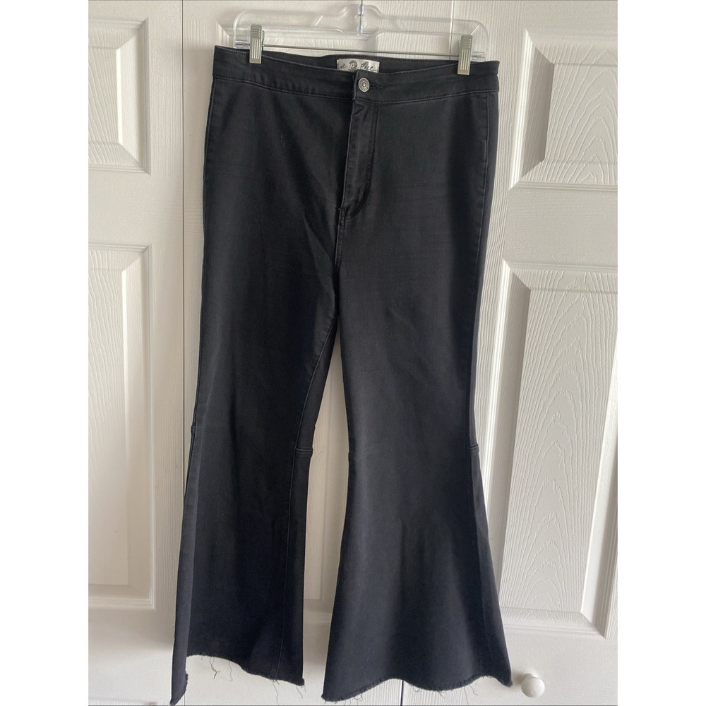 Free People We The Free Penny Flare Jeans Womens Size 31 Black Boho Raw Hem 70s
